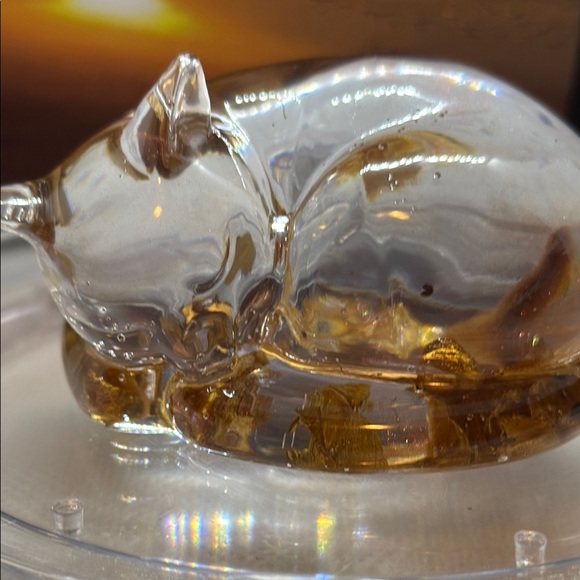 Unique Resin Cat Figurine with Gold Accents - Picture 10 of 15